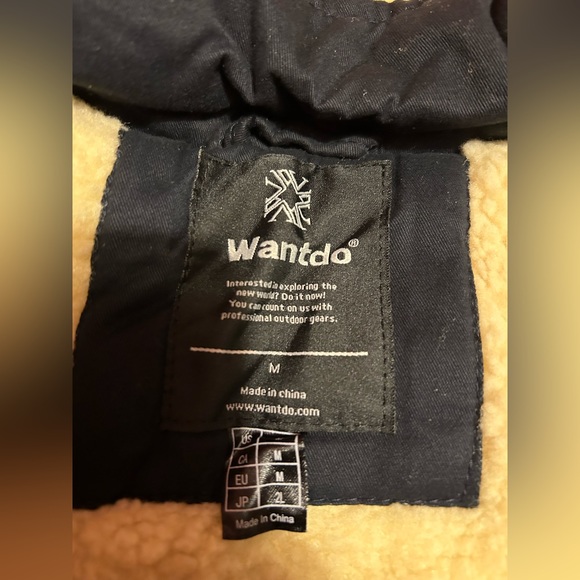 Women’s winter coat size medium - Picture 4 of 4